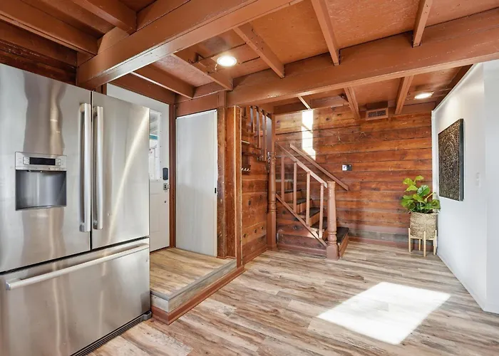 Renovated 1950S Barndominium Pet-Friendly & Modern
