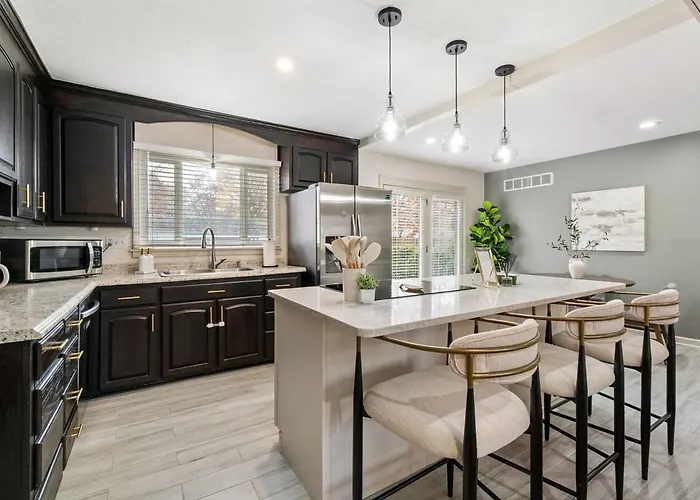 Nall Hills Gem! Great Location & New Interior!