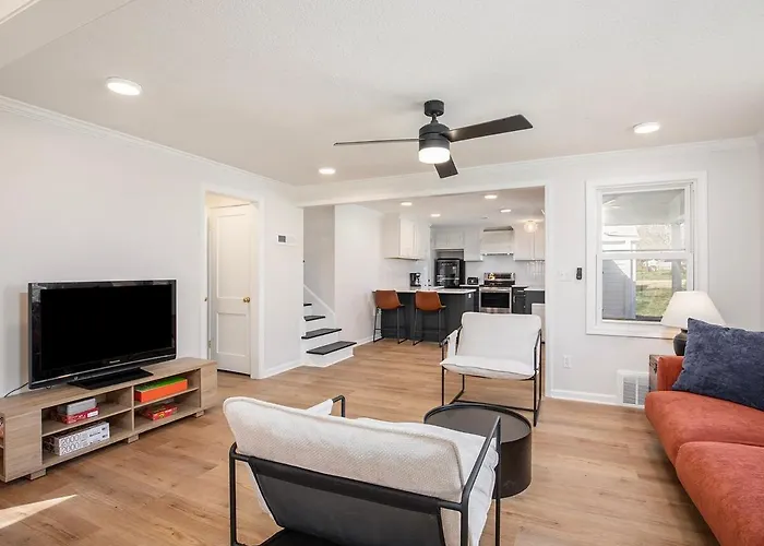 Charming 3Bd 2Br Dog Friendly